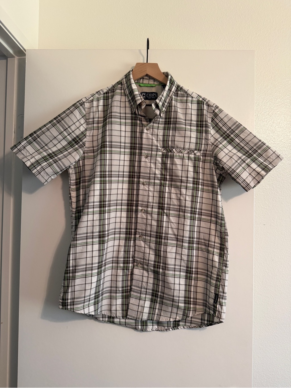 Chaps Men’s Short-Sleeve Plaid Button-Down Shirt in White and Green